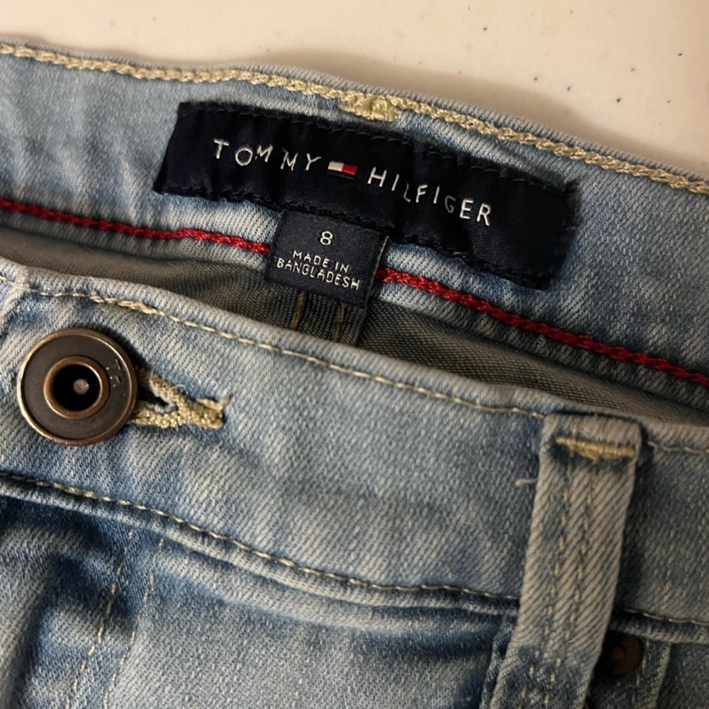 Tommy Hilfiger Womens Jean Denim Shorts Size 8 — Like New Condition
